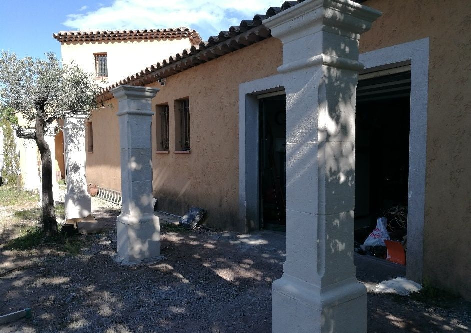Pilier en pierre reconstituée 300 euros