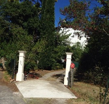 Pilier en pierre reconstituée 300 euros